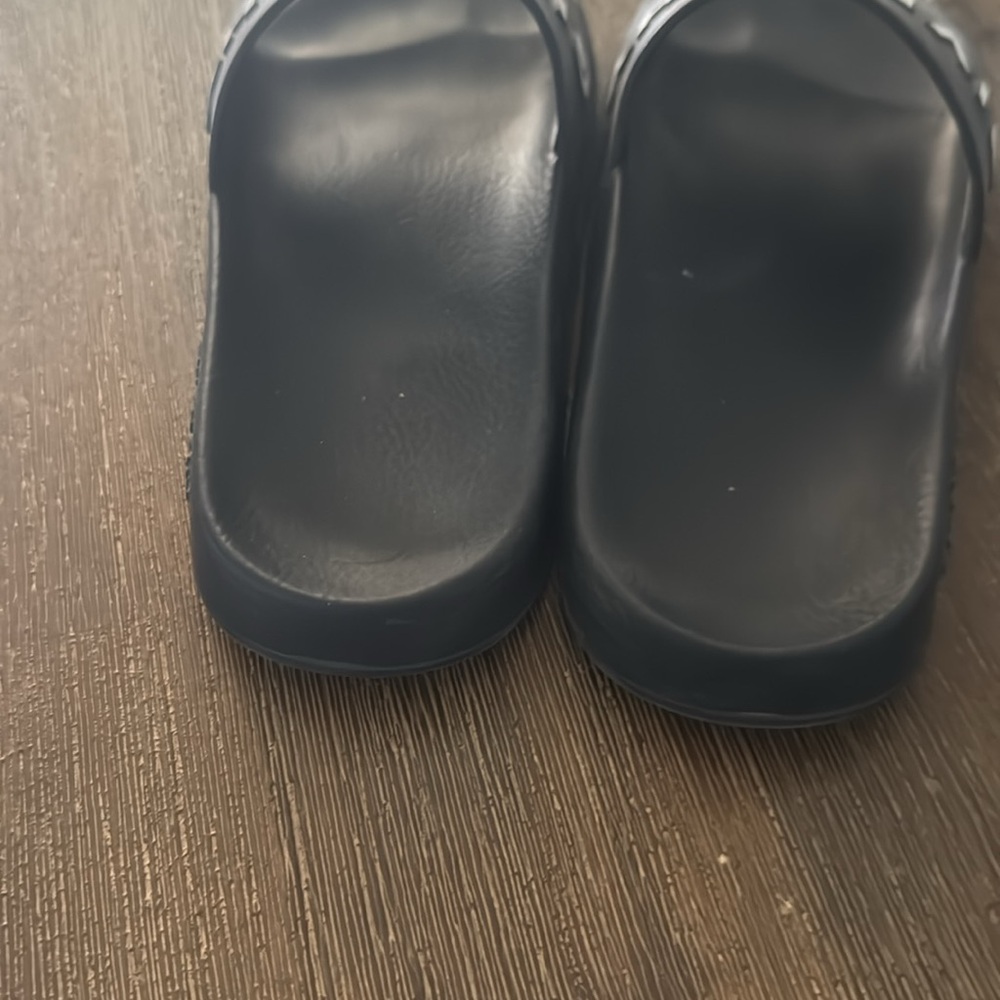 Authentic givenchy - Picture 3 of 6
